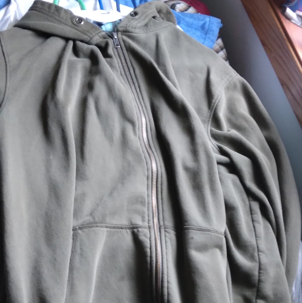 Dark green zipper hooded sweatshirt